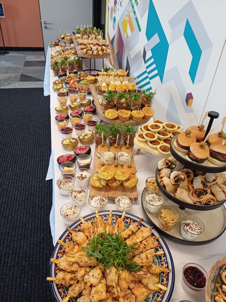Business Catering in Dresden: Warum Lehmüse für Unternehmen mehr als nur Essen liefert